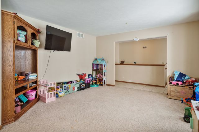 136 Harvest Glenn Drive, Davis Junction, IL 61020