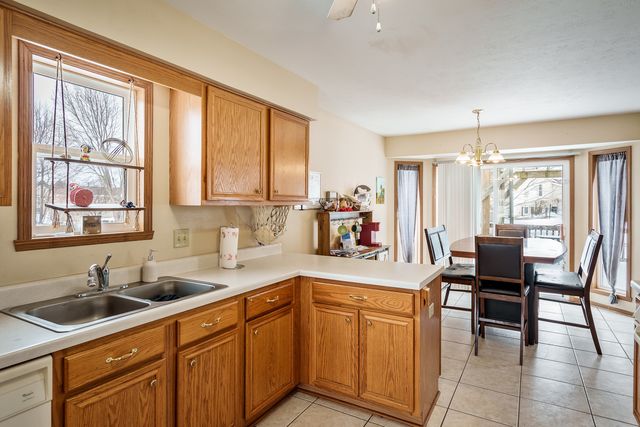 136 Harvest Glenn Drive, Davis Junction, IL 61020