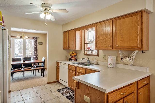 136 Harvest Glenn Drive, Davis Junction, IL 61020