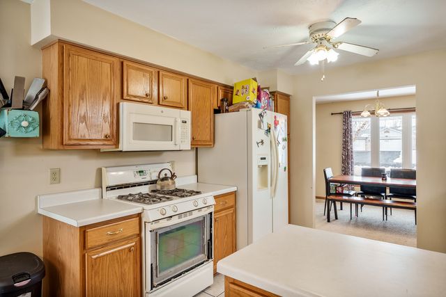 136 Harvest Glenn Drive, Davis Junction, IL 61020