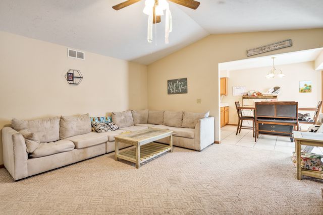 136 Harvest Glenn Drive, Davis Junction, IL 61020