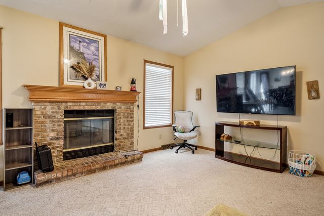 136 Harvest Glenn Drive, Davis Junction, IL 61020