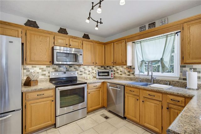 277 Lakeview Lane, Hiram, GA 30141