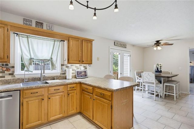 277 Lakeview Lane, Hiram, GA 30141