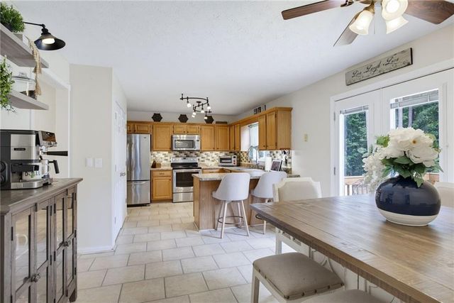 277 Lakeview Lane, Hiram, GA 30141