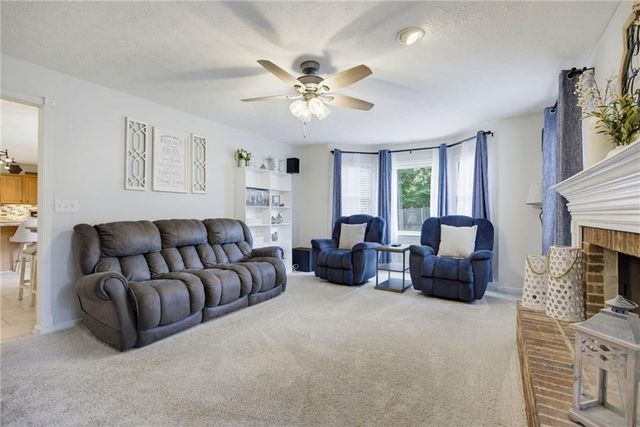 277 Lakeview Lane, Hiram, GA 30141