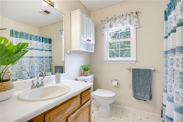 277 Lakeview Lane, Hiram, GA 30141