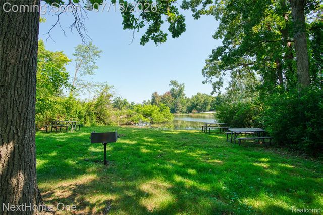 6496 Lake Meadow Drive, Waterford Charter Township, MI 48327