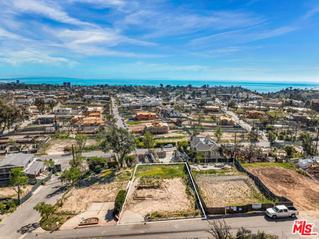 15208 Whitfield Avenue, Pacific Palisades (los Angeles), CA 90272