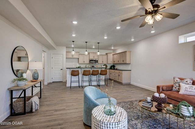 1110 E 42nd Street, Joplin, MO 64804