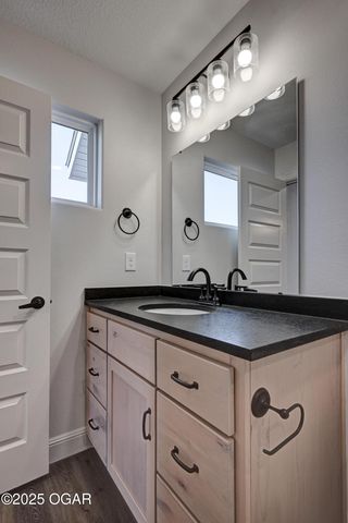 1110 E 42nd Street, Joplin, MO 64804