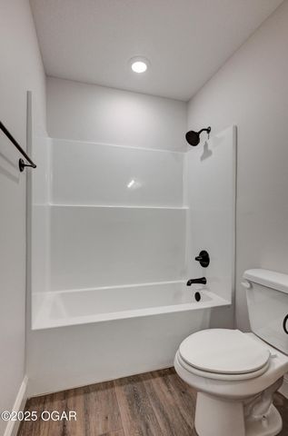 1110 E 42nd Street, Joplin, MO 64804