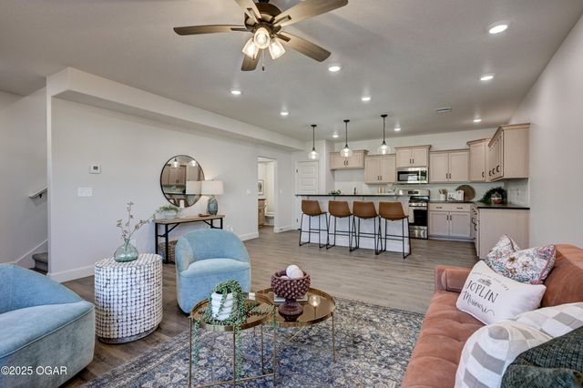 1110 E 42nd Street, Joplin, MO 64804