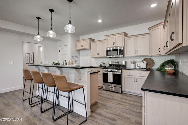 1110 E 42nd Street, Joplin, MO 64804