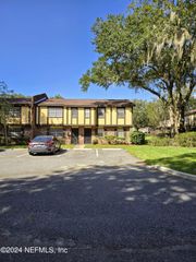8200 OXFORD FOREST Drive, Jacksonville, FL 32217