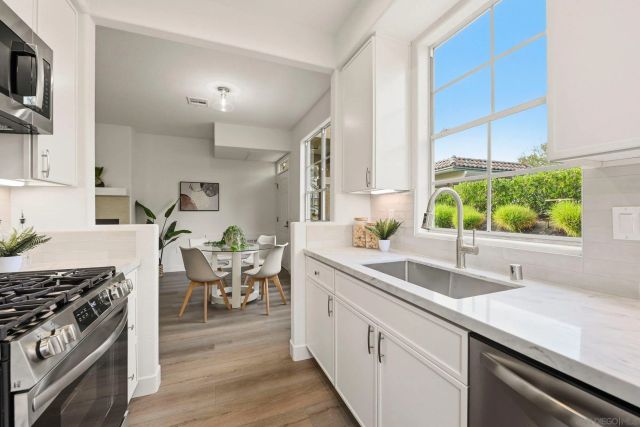 3504 Caminito El Rincon 5, San Diego, CA 92130