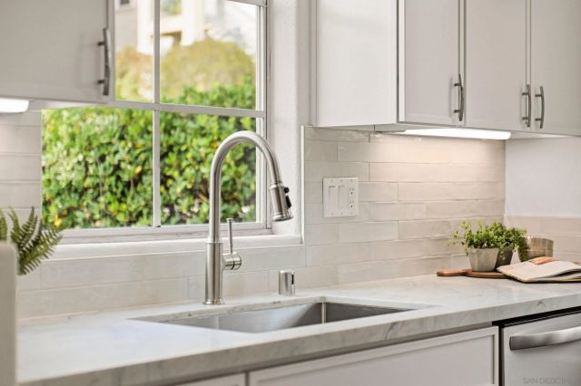 3504 Caminito El Rincon 5, San Diego, CA 92130