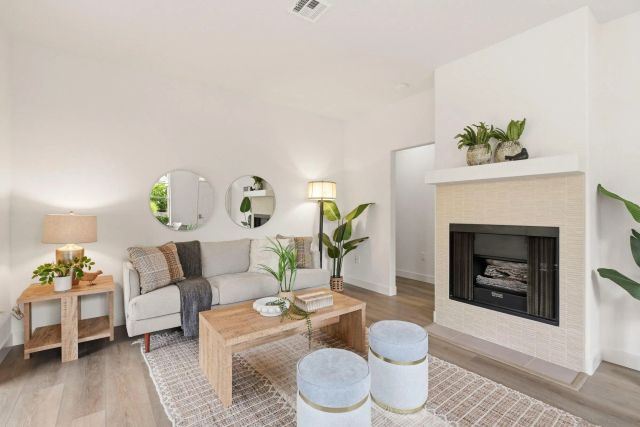 3504 Caminito El Rincon 5, San Diego, CA 92130