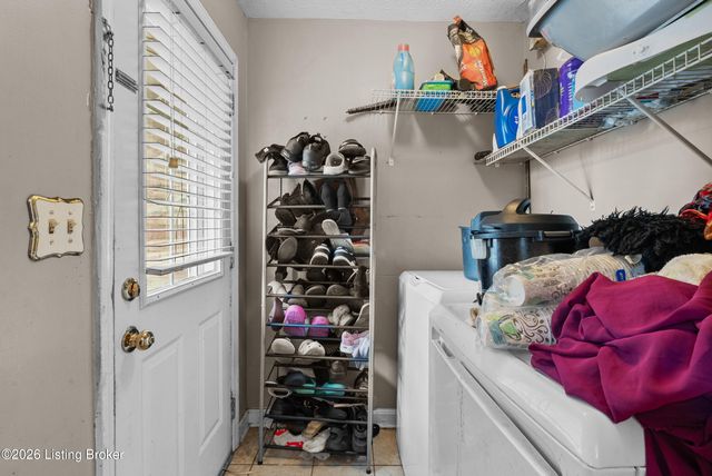 3620 Regatta Way, Louisville, KY 40211