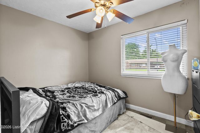 3620 Regatta Way, Louisville, KY 40211