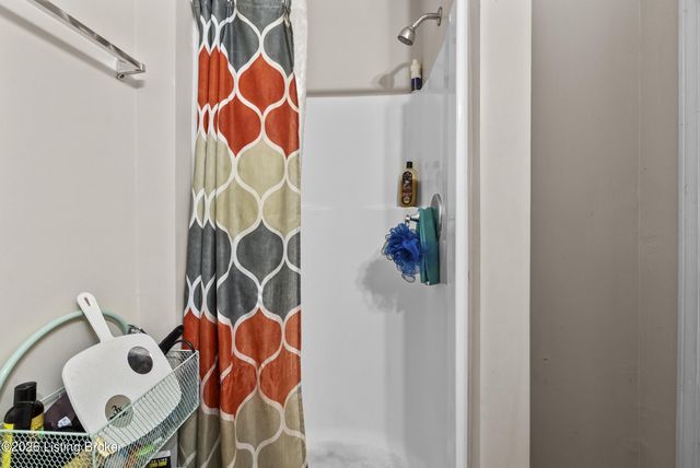 3620 Regatta Way, Louisville, KY 40211