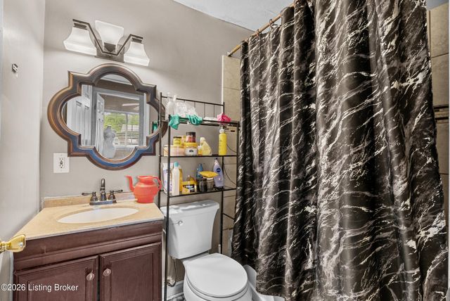 3620 Regatta Way, Louisville, KY 40211