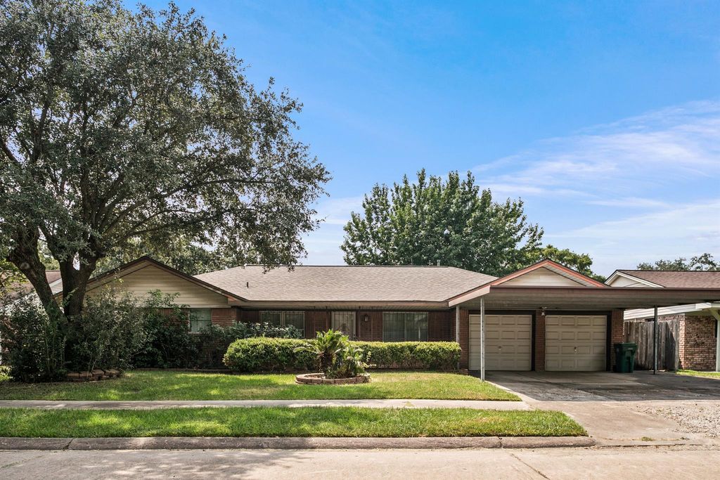 2208 Harper Drive, Pasadena, TX 77502