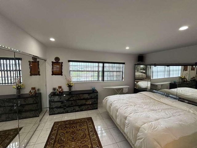 4706 NW 36th Street 605, Lauderdale Lakes, FL 33319