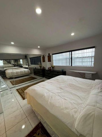 4706 NW 36th Street 605, Lauderdale Lakes, FL 33319