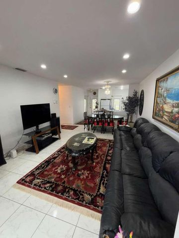 4706 NW 36th Street 605, Lauderdale Lakes, FL 33319