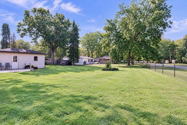 3616 S Glenwood Drive, Beloit, WI 53511
