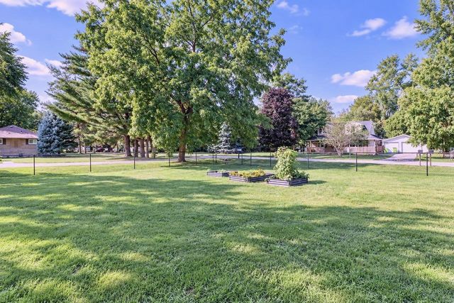3616 S Glenwood Drive, Beloit, WI 53511