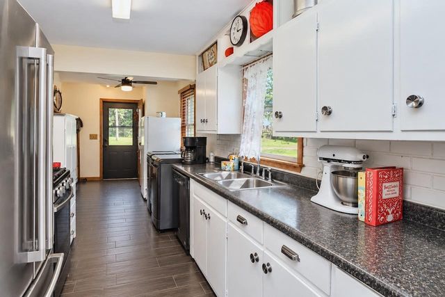 3616 S Glenwood Drive, Beloit, WI 53511
