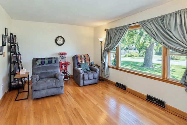3616 S Glenwood Drive, Beloit, WI 53511