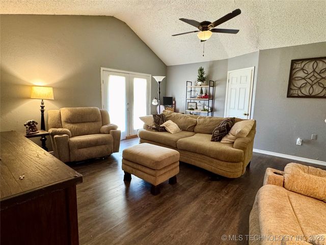 108 Maple Street, Locust Grove, OK 74352