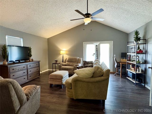 108 Maple Street, Locust Grove, OK 74352