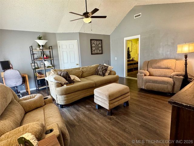 108 Maple Street, Locust Grove, OK 74352