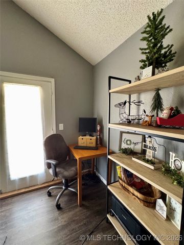 108 Maple Street, Locust Grove, OK 74352