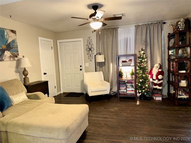 108 Maple Street, Locust Grove, OK 74352