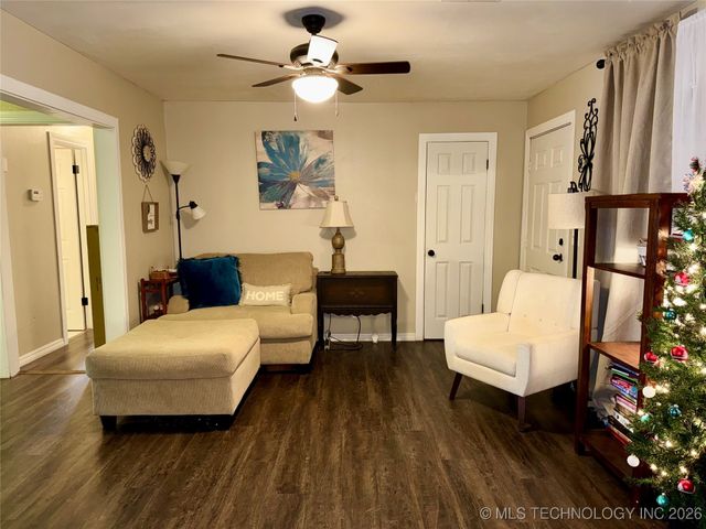 108 Maple Street, Locust Grove, OK 74352