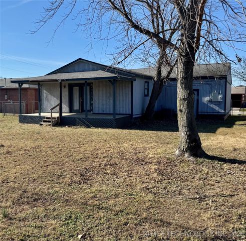 108 Maple Street, Locust Grove, OK 74352