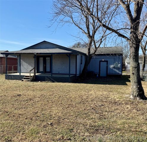 108 Maple Street, Locust Grove, OK 74352