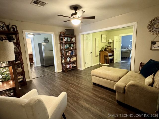 108 Maple Street, Locust Grove, OK 74352