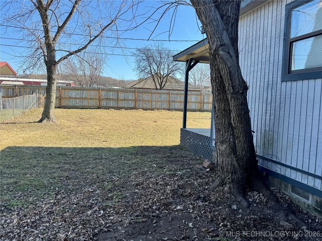 108 Maple Street, Locust Grove, OK 74352