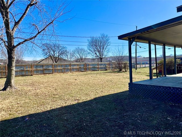 108 Maple Street, Locust Grove, OK 74352