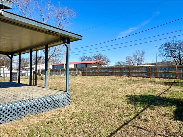 108 Maple Street, Locust Grove, OK 74352