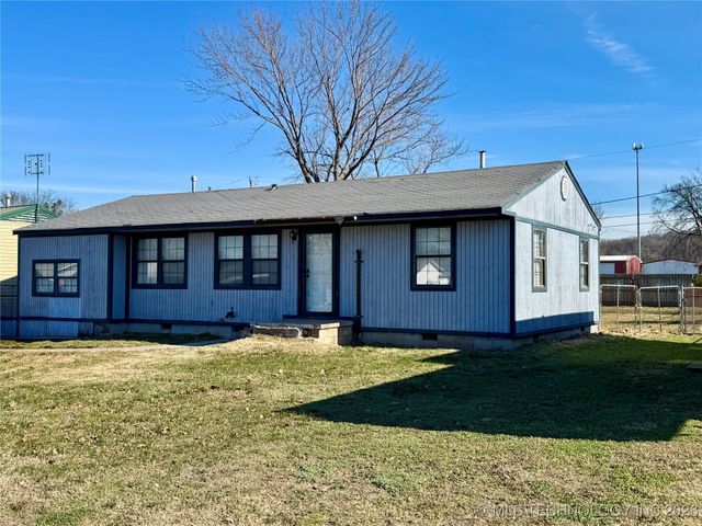 108 Maple Street, Locust Grove, OK 74352