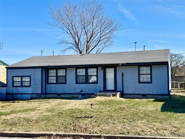 108 Maple Street, Locust Grove, OK 74352