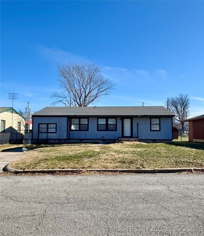 108 Maple Street, Locust Grove, OK 74352