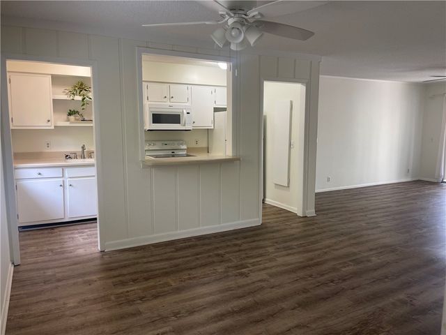 800 Mallery Street C-30, St Simons Island, GA 31522